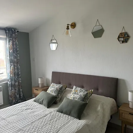 Holiday home Mini Piscine Et *